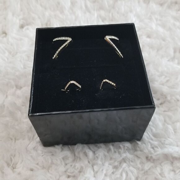 Victoria's Secret Earring and Bracelet Set - Picture 4 of 11